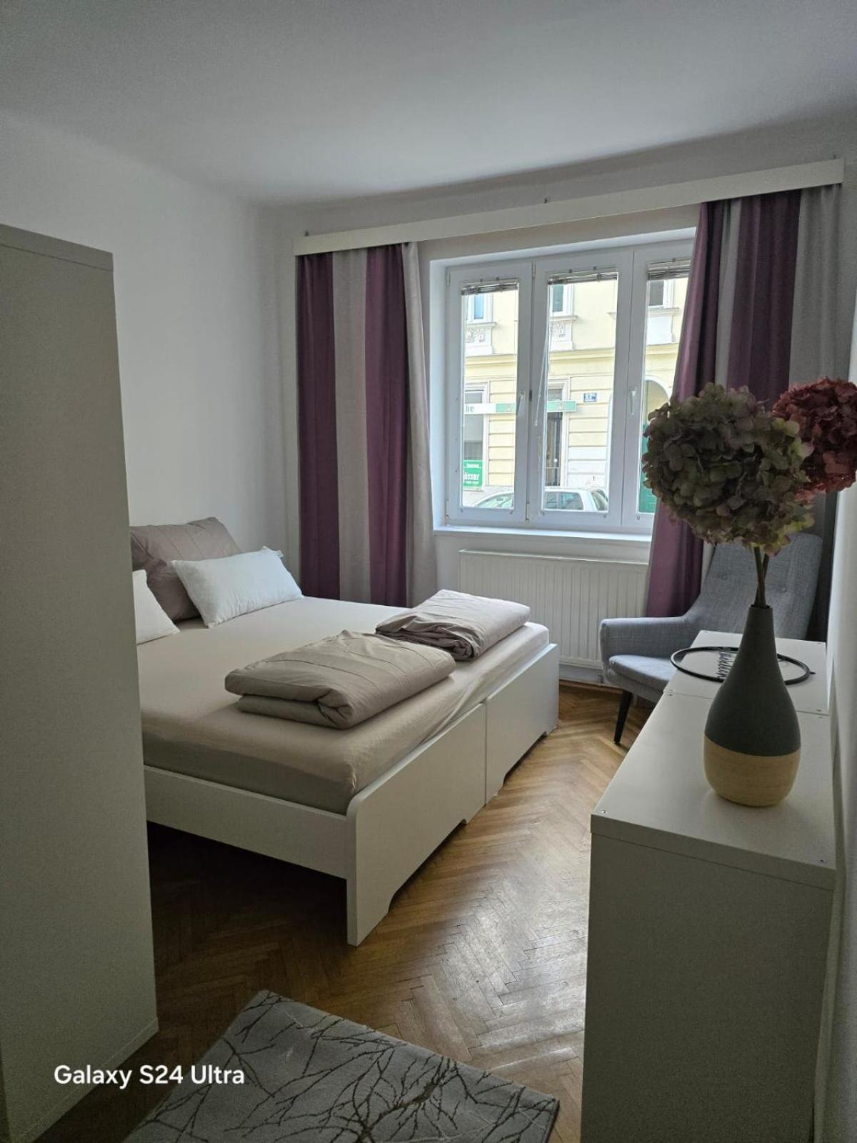 Apartment Your Away From - Relax & Feel Good! *